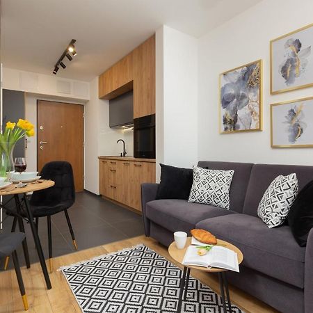 Warsaw Praga Kokoryczki Apartments With Parking By Noclegi Renters Екстериор снимка