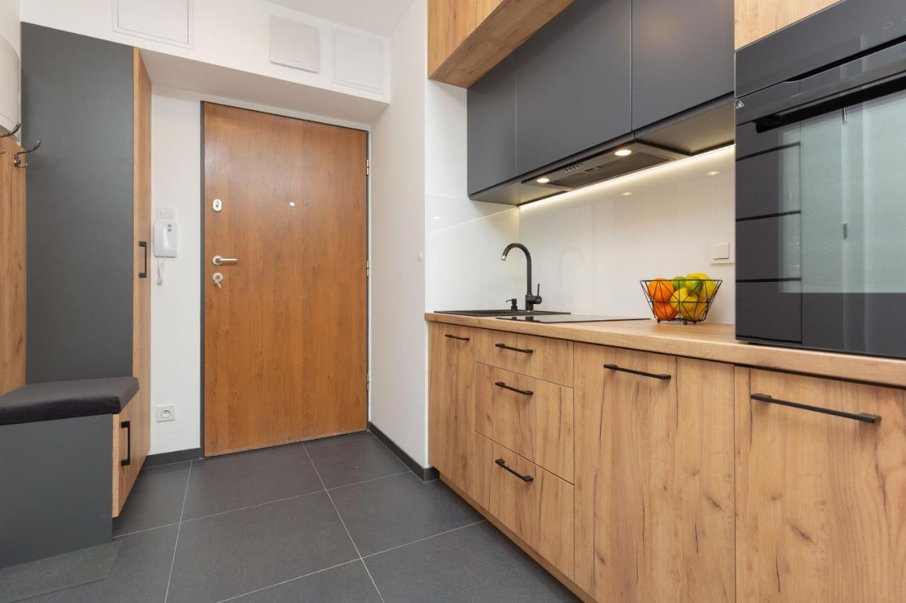 Warsaw Praga Kokoryczki Apartments With Parking By Noclegi Renters Екстериор снимка